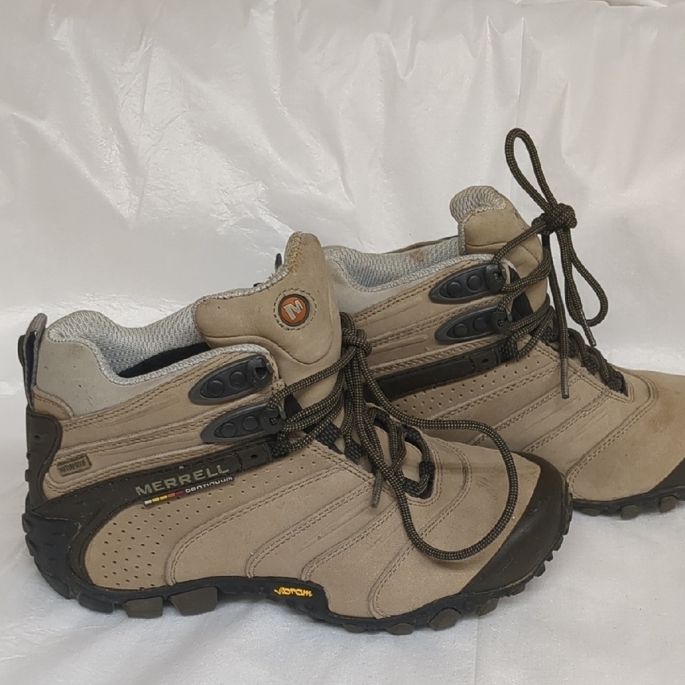 Merrell Men's Tan Hiking Shoes